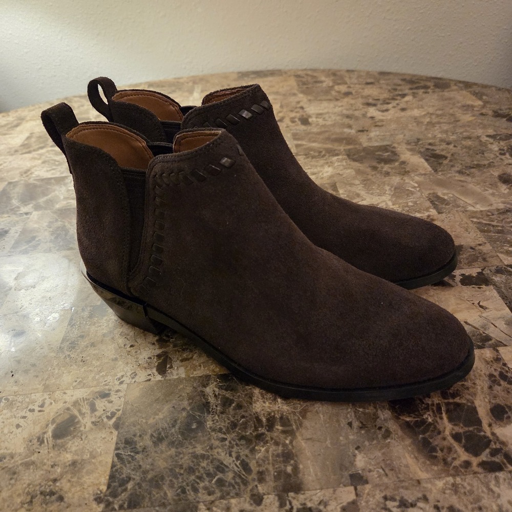 Coach sz 6.5B‎ dark chocolate brown suede leather pull on booties Carter chic